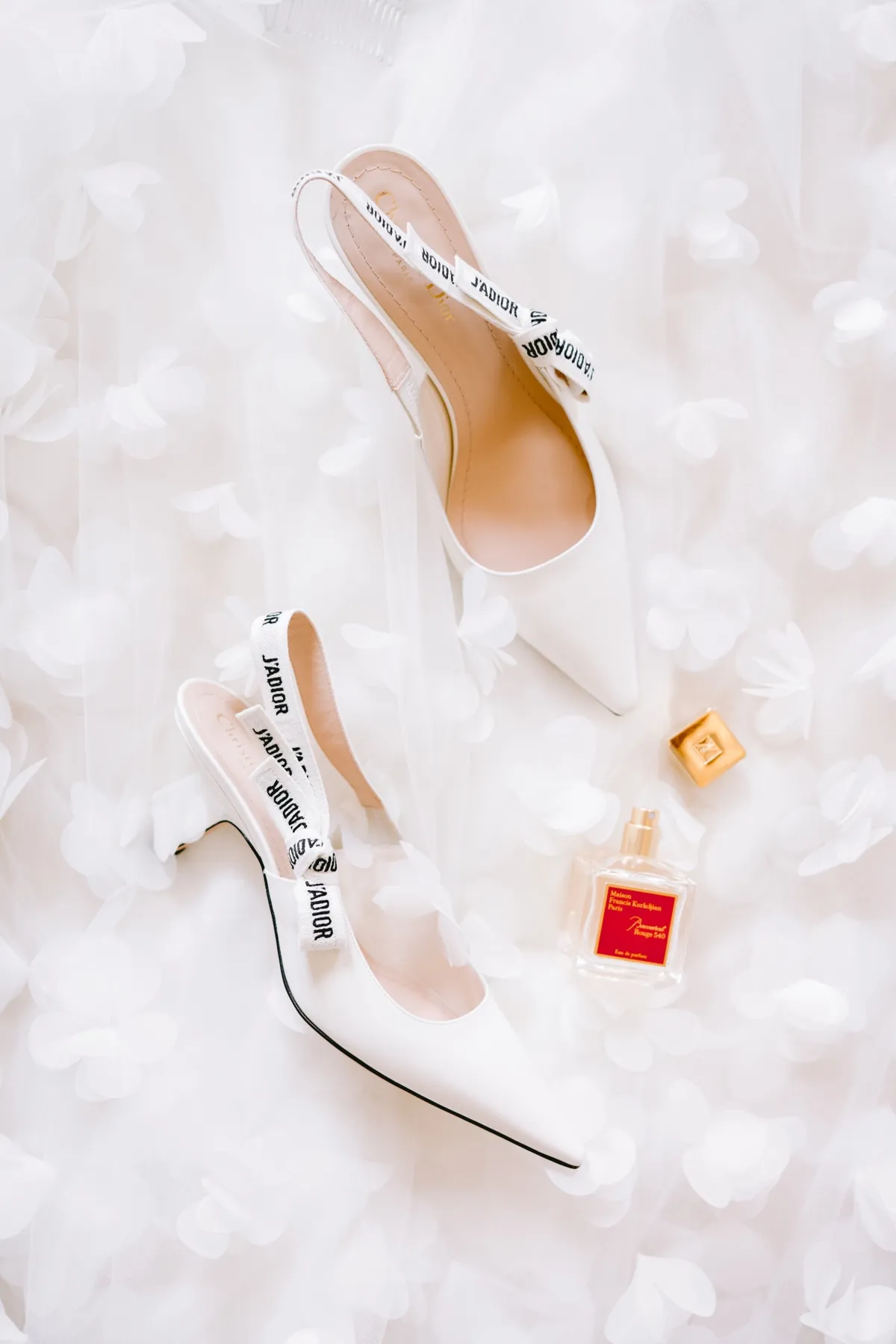2.fotografo-e-videografo-matrimonio-verona00004_dettaglio di scarpe da sposa j’adore di Christian Dior